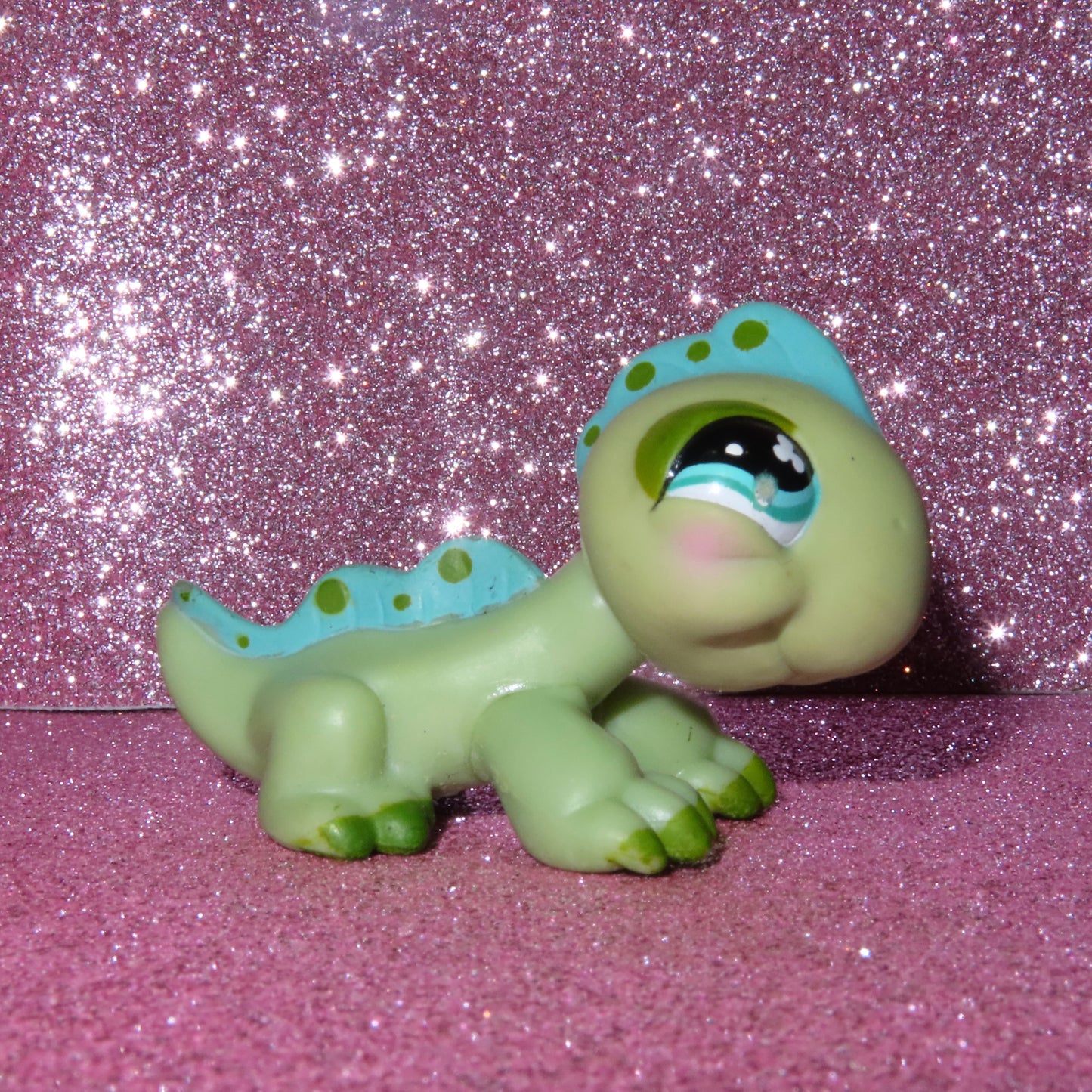 AUTHENTIC LPS IGUANA