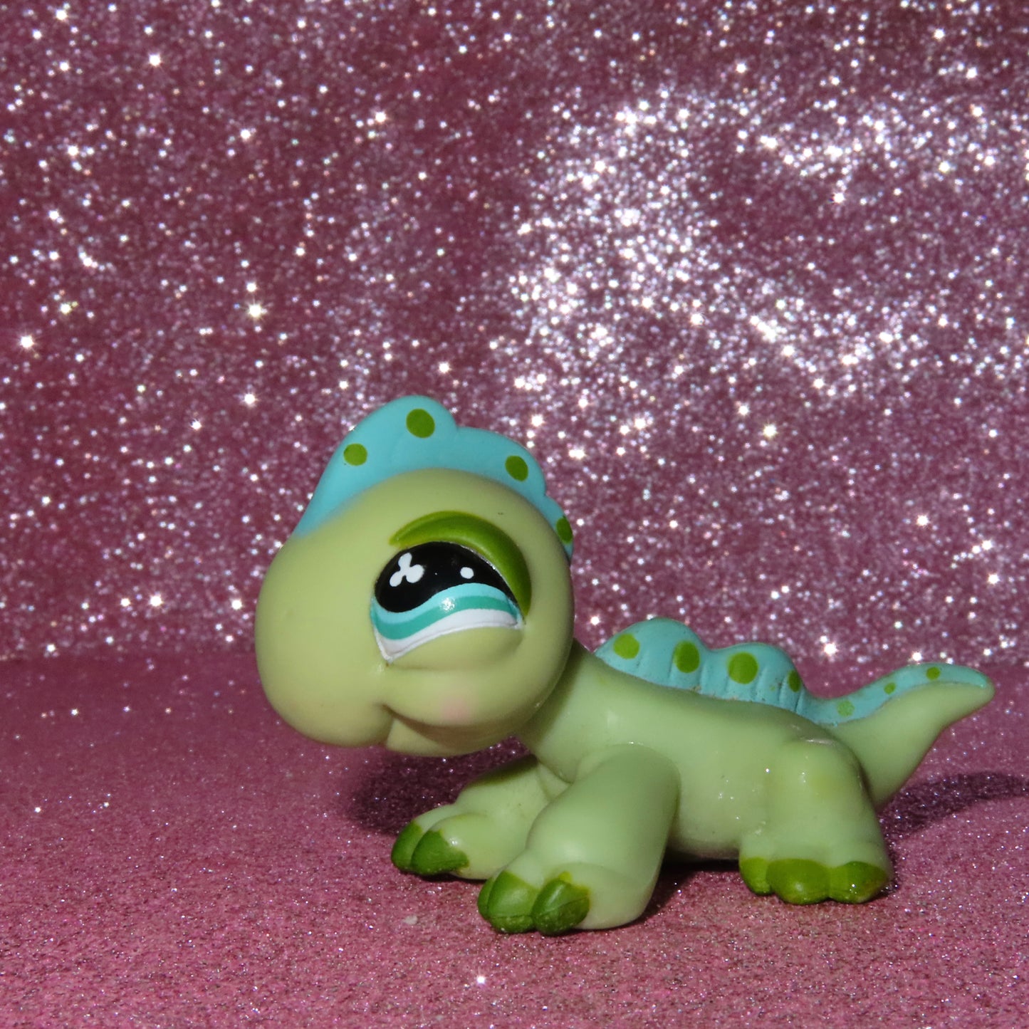 AUTHENTIC LPS IGUANA