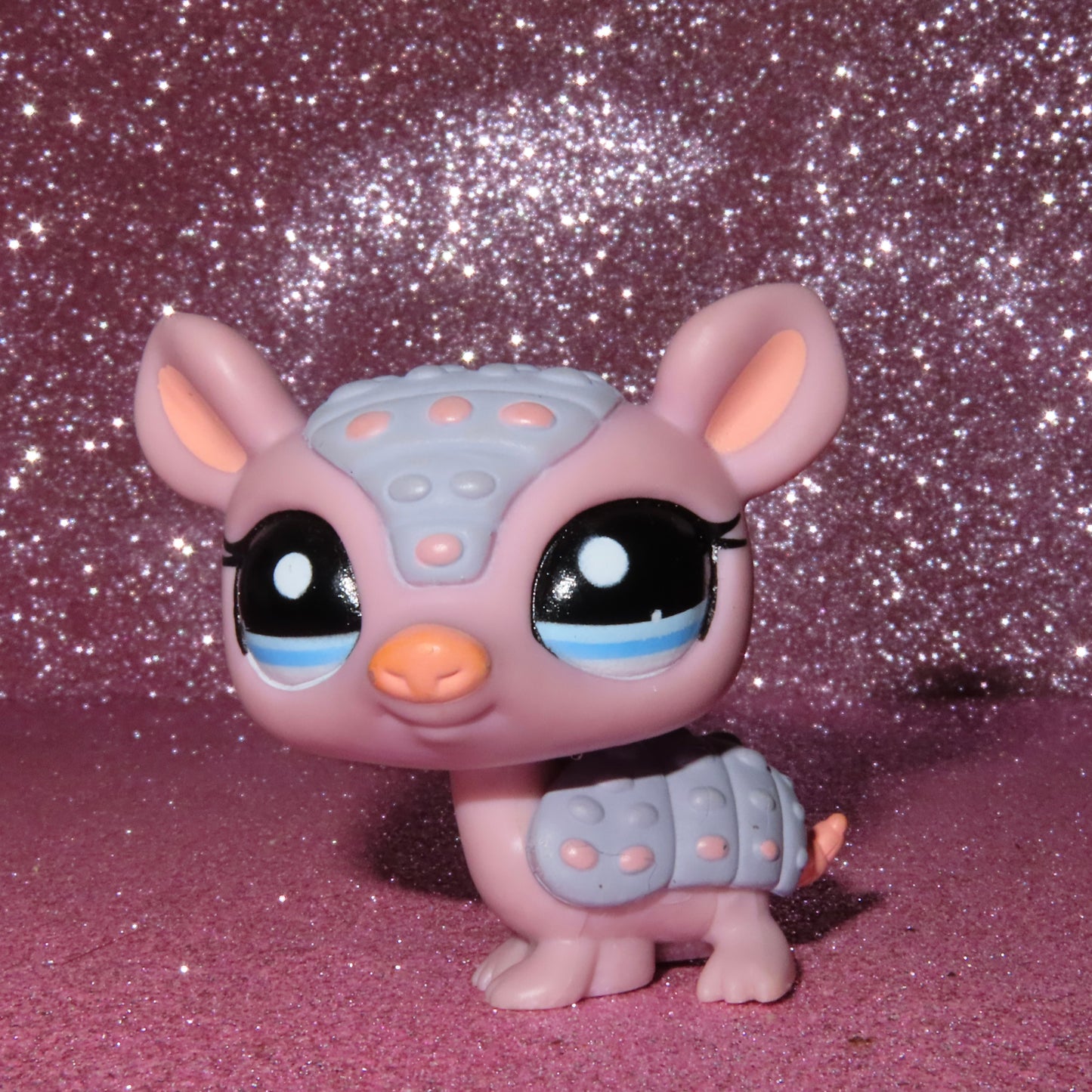 AUTHENTIC LPS ARMADILLO