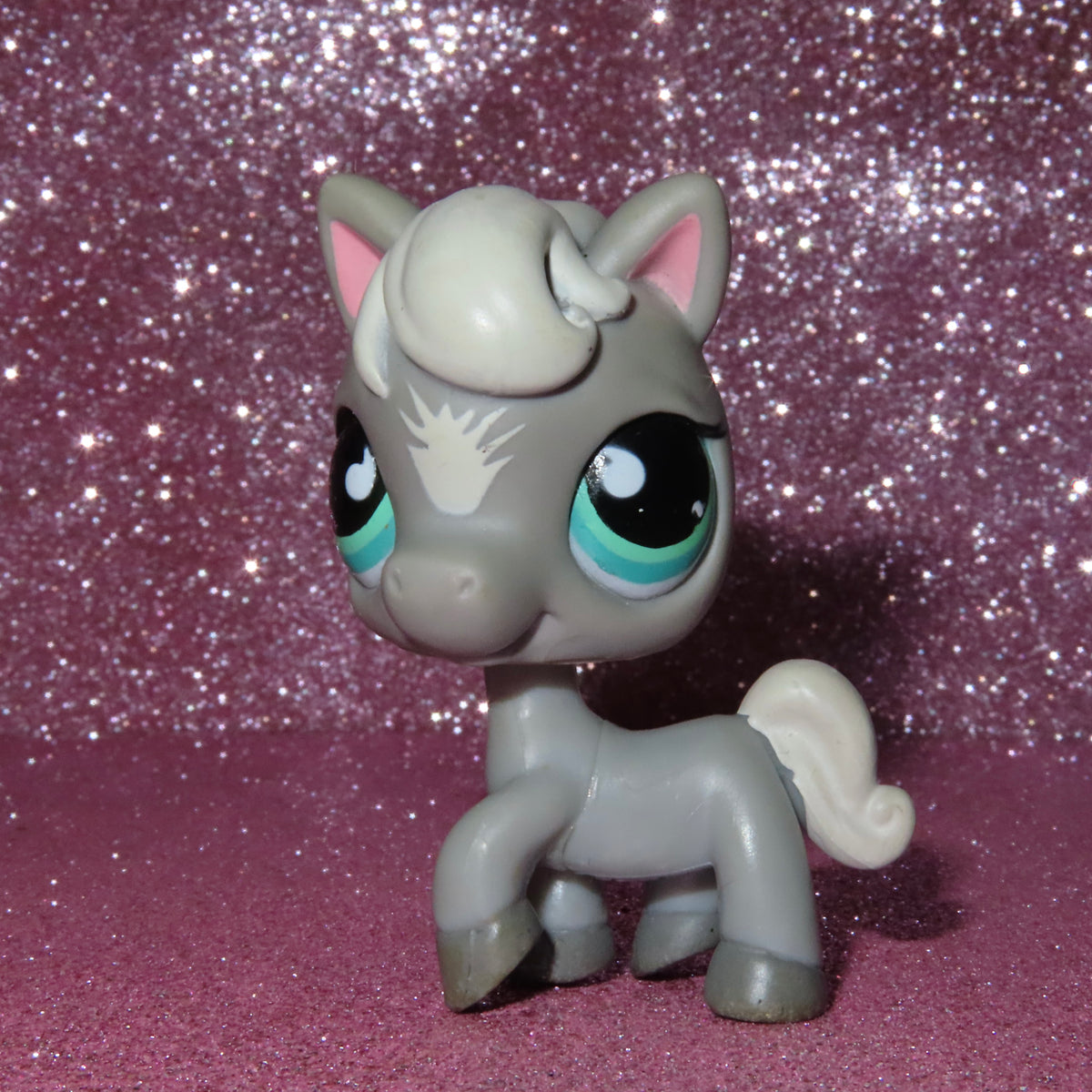 AUTHENTIC LPS HORSE