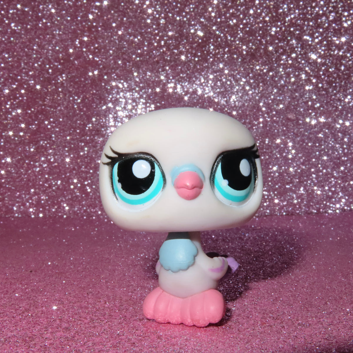 AUTHENTIC LPS PIGEON