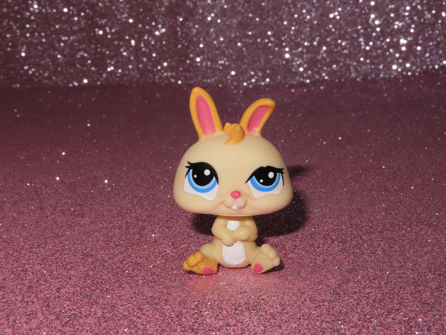 AUTHENTIC LPS RABBIT