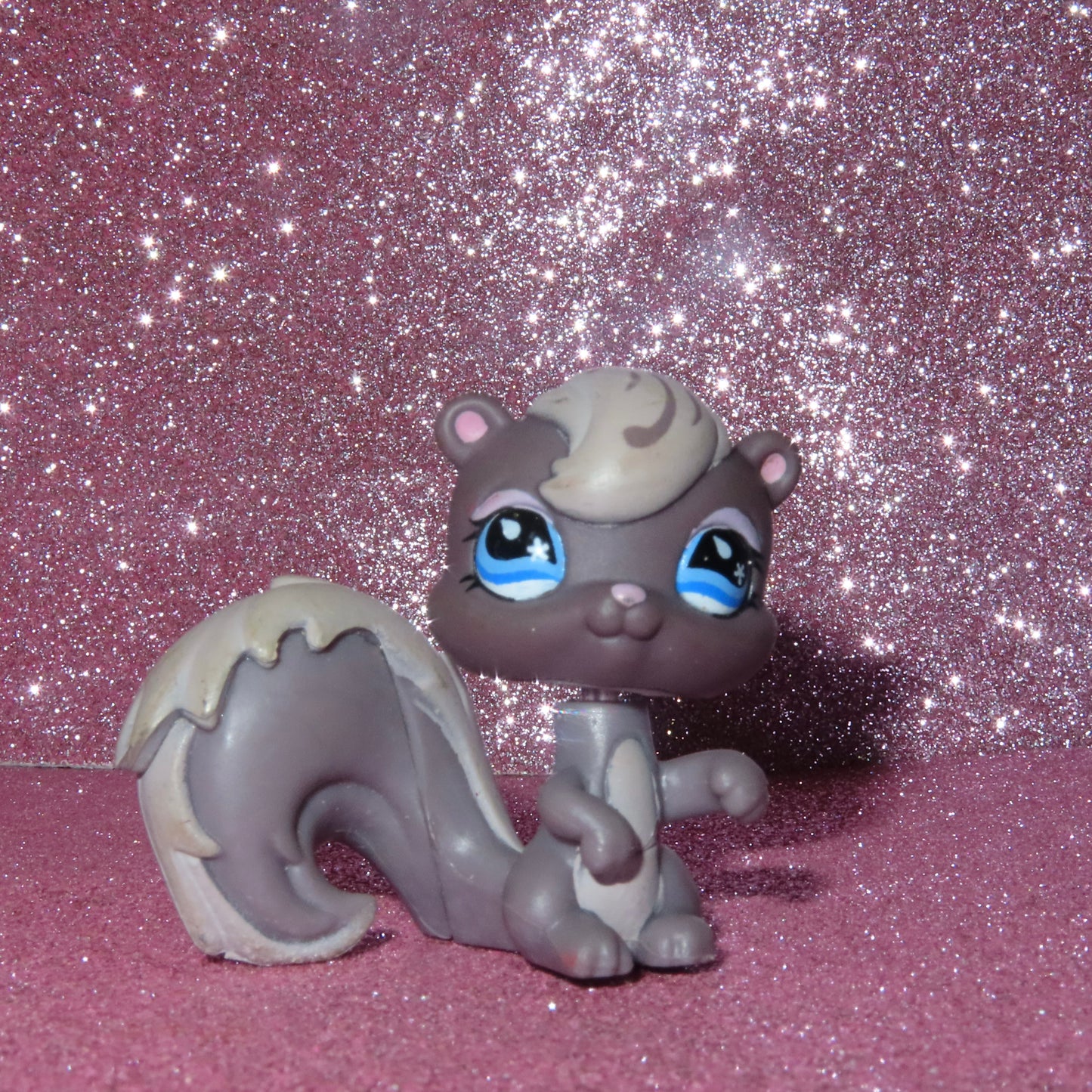 AUTHENTIC LPS SQUIRREL