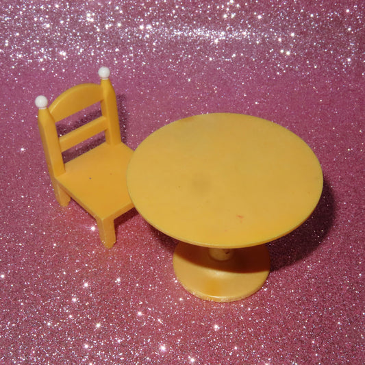 TABLE + CHAIR