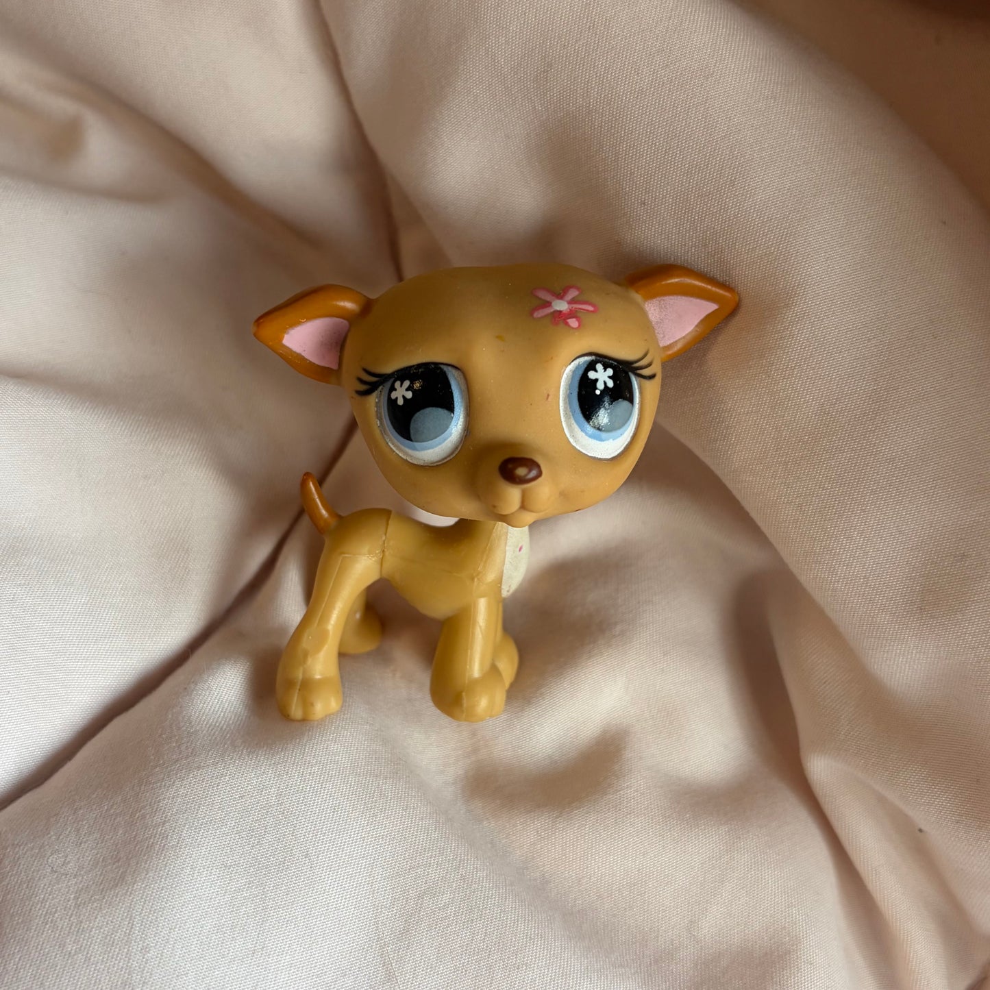 AUTHENTIC LPS GREYHOUND